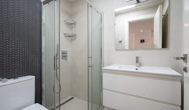 Resale - Apartment -
Guardamar del Segura - Puerto Deportivo