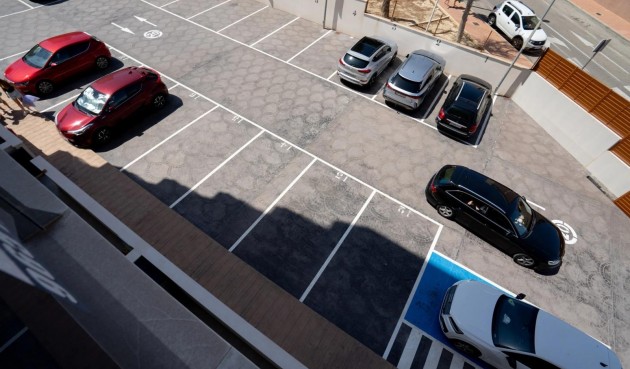 Resale - Apartment -
Guardamar del Segura - Puerto Deportivo