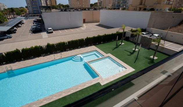 Resale - Apartment -
Guardamar del Segura - Puerto Deportivo