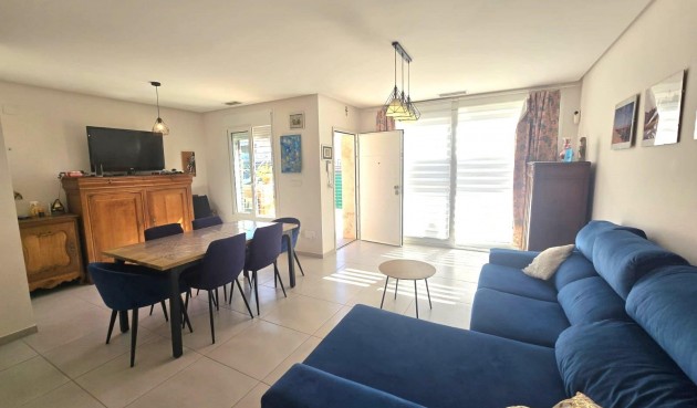 Resale - Duplex -
Torrevieja - Sector 25