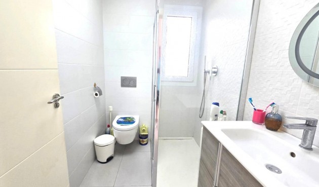 Resale - Duplex -
Torrevieja - Sector 25