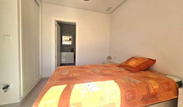 Resale - Duplex -
Torrevieja - Sector 25