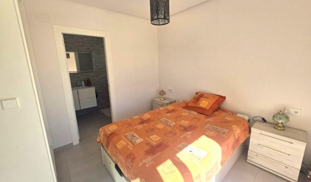 Resale - Duplex -
Torrevieja - Sector 25