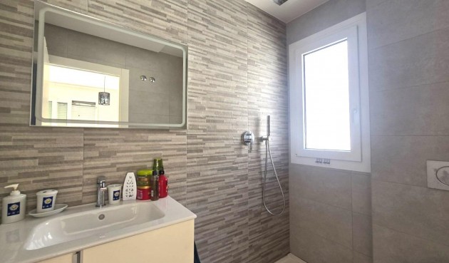 Resale - Duplex -
Torrevieja - Sector 25