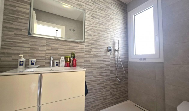 Resale - Duplex -
Torrevieja - Sector 25
