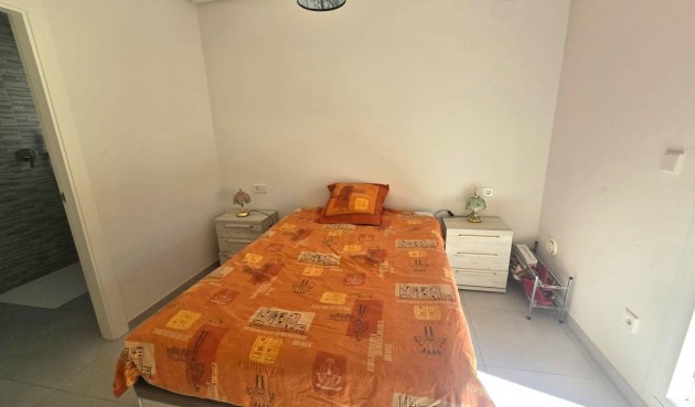 Resale - Duplex -
Torrevieja - Sector 25