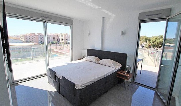 Resale - Penthouse -
Guardamar del Segura - Guardamar Playa