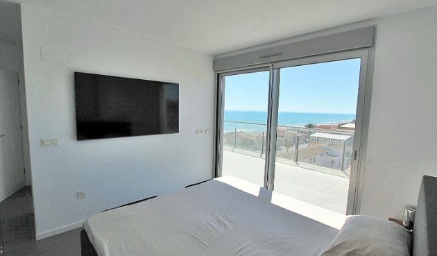 Resale - Penthouse -
Guardamar del Segura - Guardamar Playa