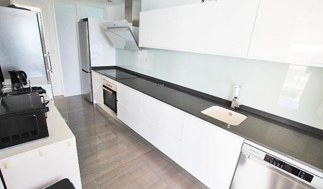 Resale - Penthouse -
Guardamar del Segura - Guardamar Playa