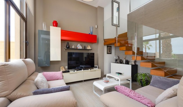 Resale - Villa -
Ciudad Quesada - Pueblo Bravo