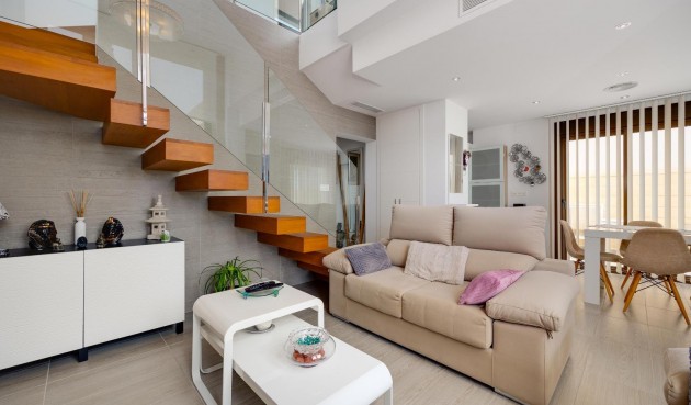 Resale - Villa -
Ciudad Quesada - Pueblo Bravo