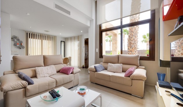 Resale - Villa -
Ciudad Quesada - Pueblo Bravo