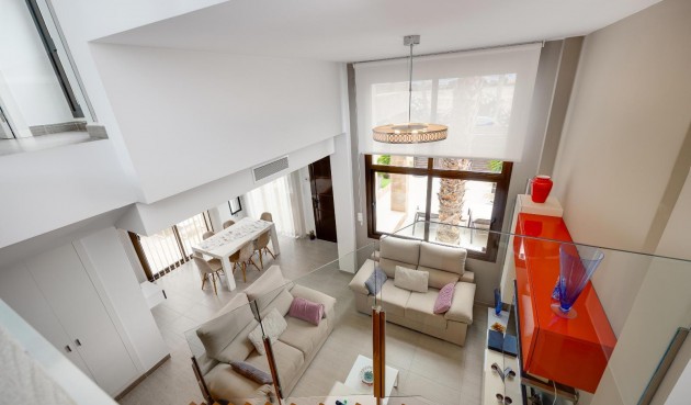 Resale - Villa -
Ciudad Quesada - Pueblo Bravo