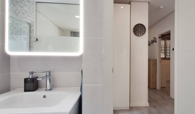 Resale - Apartment -
Orihuela Costa - Los Dolses
