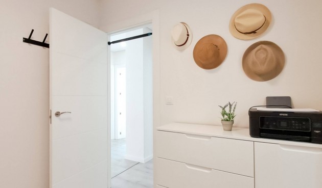 Resale - Apartment -
Orihuela Costa - Los Dolses