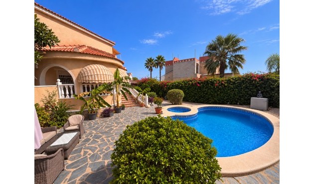 Resale - Villa -
Ciudad Quesada - Costa Blanca