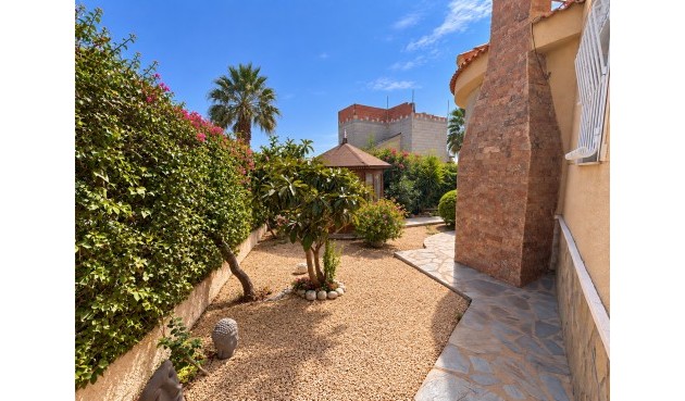 Resale - Villa -
Ciudad Quesada - Costa Blanca