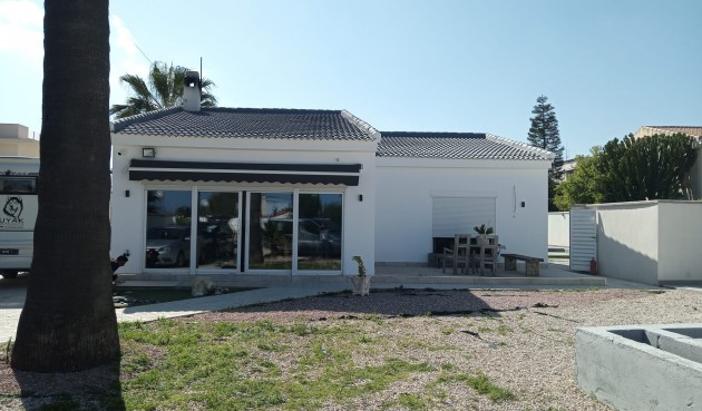 Resale - Villa -
Cabo Roig - Costa Blanca