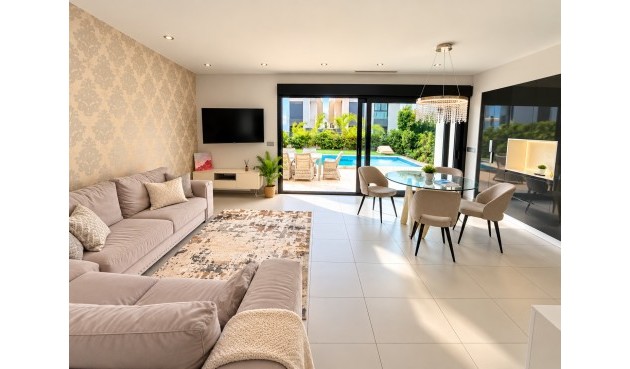 Resale - Villa -
Ciudad Quesada - Costa Blanca