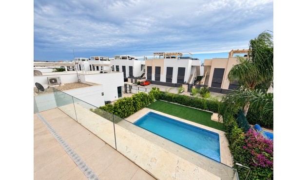 Resale - Villa -
Ciudad Quesada - Costa Blanca
