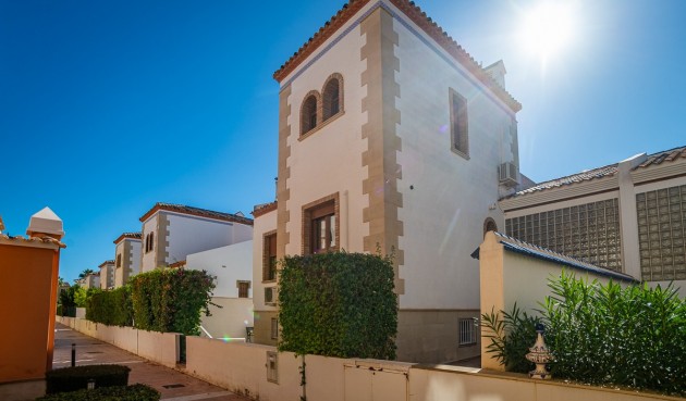 Resale - Villa -
Algorfa - Inland