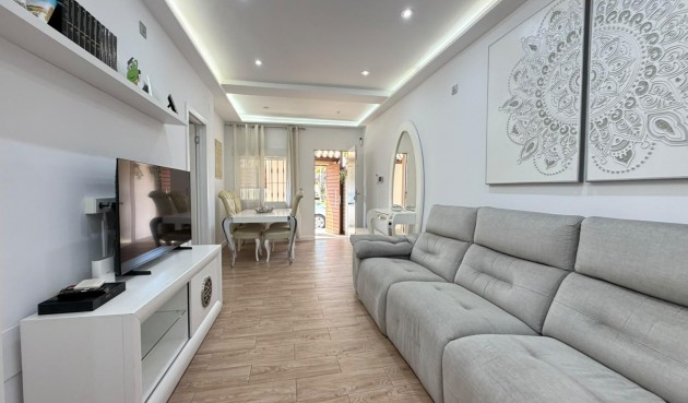 Resale - Town House -
Torrevieja - Nueva Torrevieja
