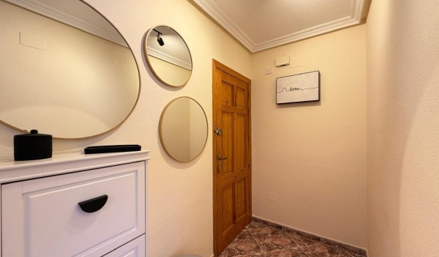 Resale - Apartment -
Torrevieja - Centro