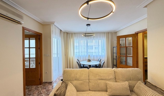Resale - Apartment -
Torrevieja - Centro