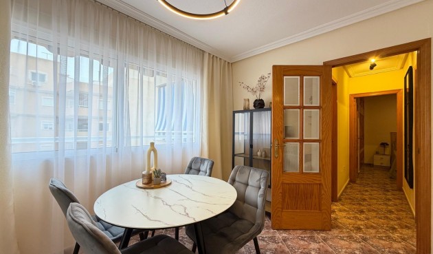 Resale - Apartment -
Torrevieja - Centro