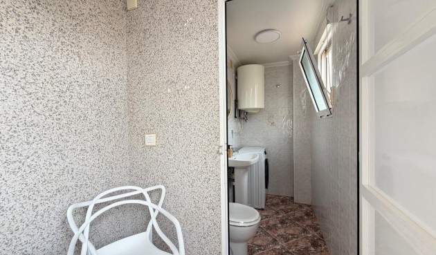 Resale - Apartment -
Torrevieja - Centro