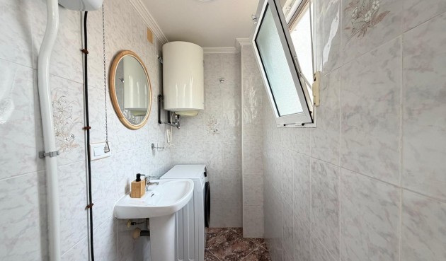 Resale - Apartment -
Torrevieja - Centro