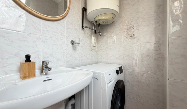 Resale - Apartment -
Torrevieja - Centro