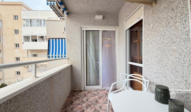 Resale - Apartment -
Torrevieja - Centro