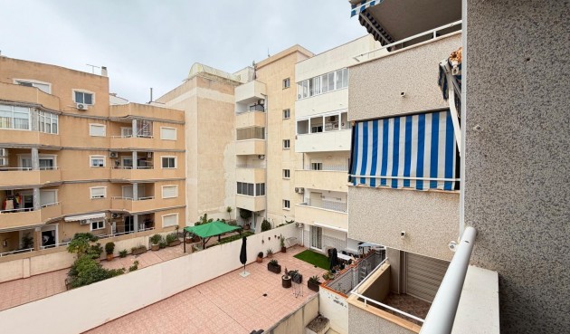 Resale - Apartment -
Torrevieja - Centro
