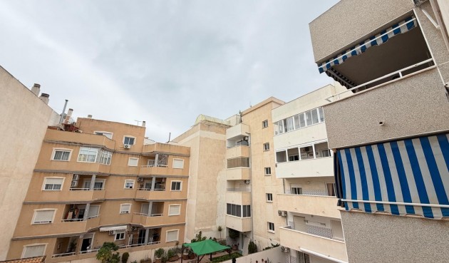 Resale - Apartment -
Torrevieja - Centro