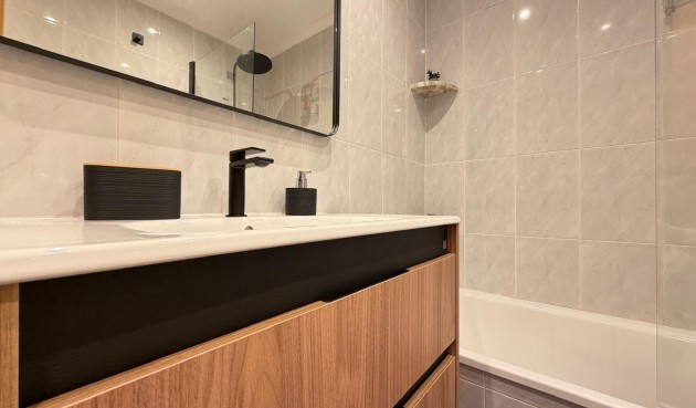 Resale - Apartment -
Torrevieja - Centro