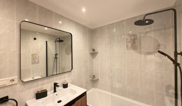 Resale - Apartment -
Torrevieja - Centro