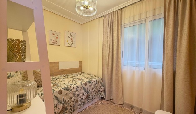 Resale - Apartment -
Torrevieja - Centro