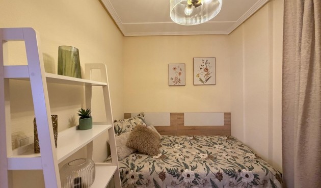Resale - Apartment -
Torrevieja - Centro