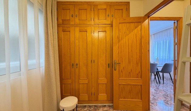 Resale - Apartment -
Torrevieja - Centro