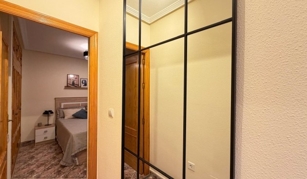 Resale - Apartment -
Torrevieja - Centro
