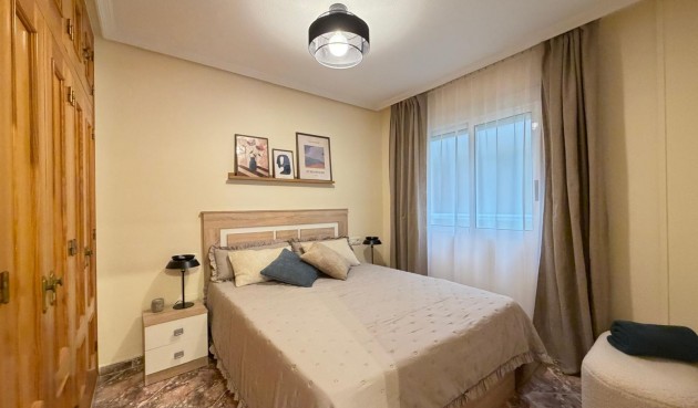 Resale - Apartment -
Torrevieja - Centro