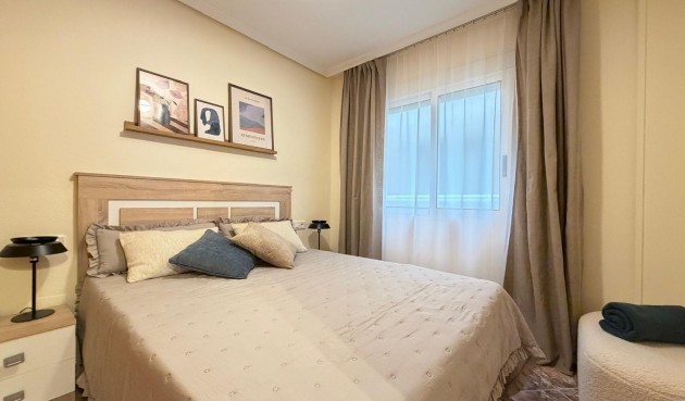 Resale - Apartment -
Torrevieja - Centro