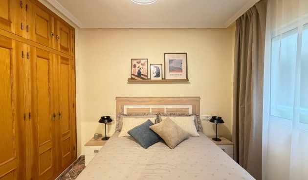 Resale - Apartment -
Torrevieja - Centro