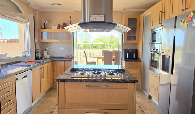 Resale - Villa -
Pinoso - Inland