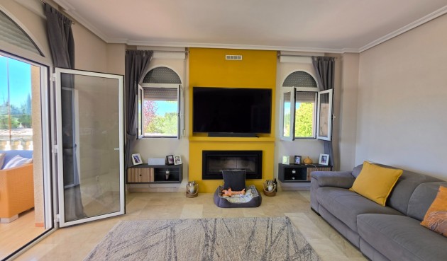 Resale - Villa -
Pinoso - Inland