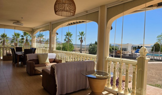 Resale - Villa -
Pinoso - Inland