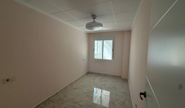 Resale - Apartment -
Playa Del Acequion - Costa Blanca