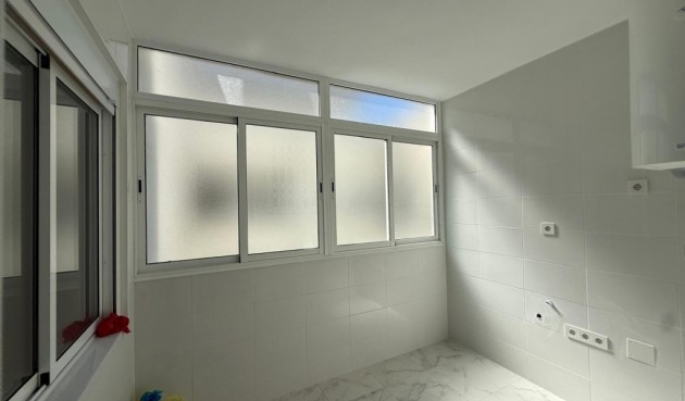 Resale - Apartment -
Playa Del Acequion - Costa Blanca