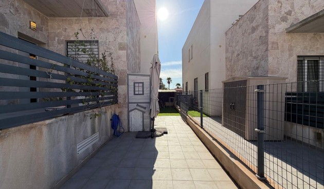 Resale - Town House -
Torrevieja - aguas nuevas